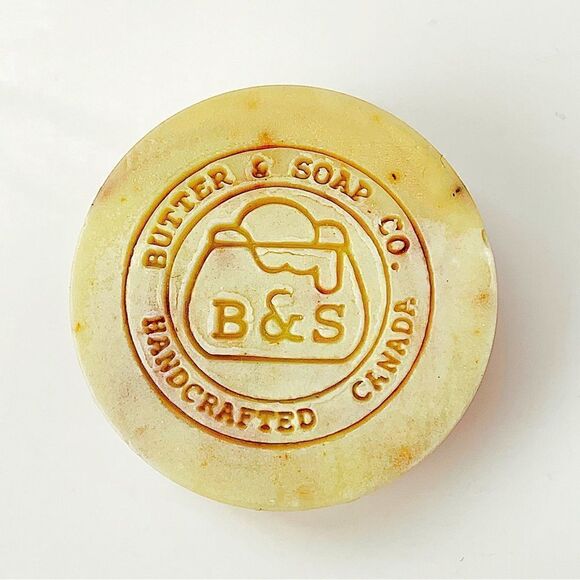 💛Handmade Ginger Shea Butter Soap with Travel Soap Case - Picture 2 of 5